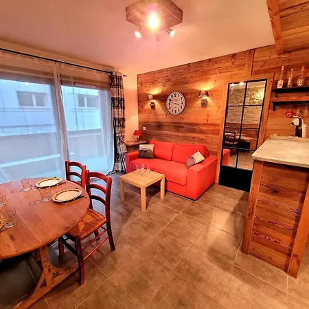 Apartment Cosy Aux Gets, Balcon Et Parking Au Centre - Fr-1-598-184 *